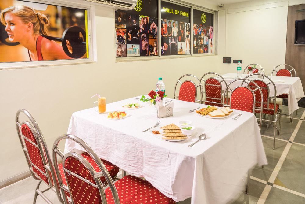 Treebo Trend Royal Kourt Aurangabad Hotel Екстериор снимка