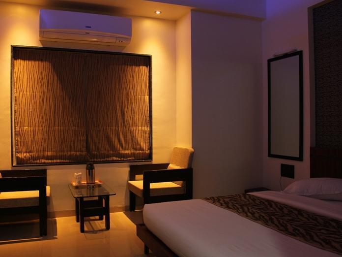 Treebo Trend Royal Kourt Aurangabad Hotel Екстериор снимка